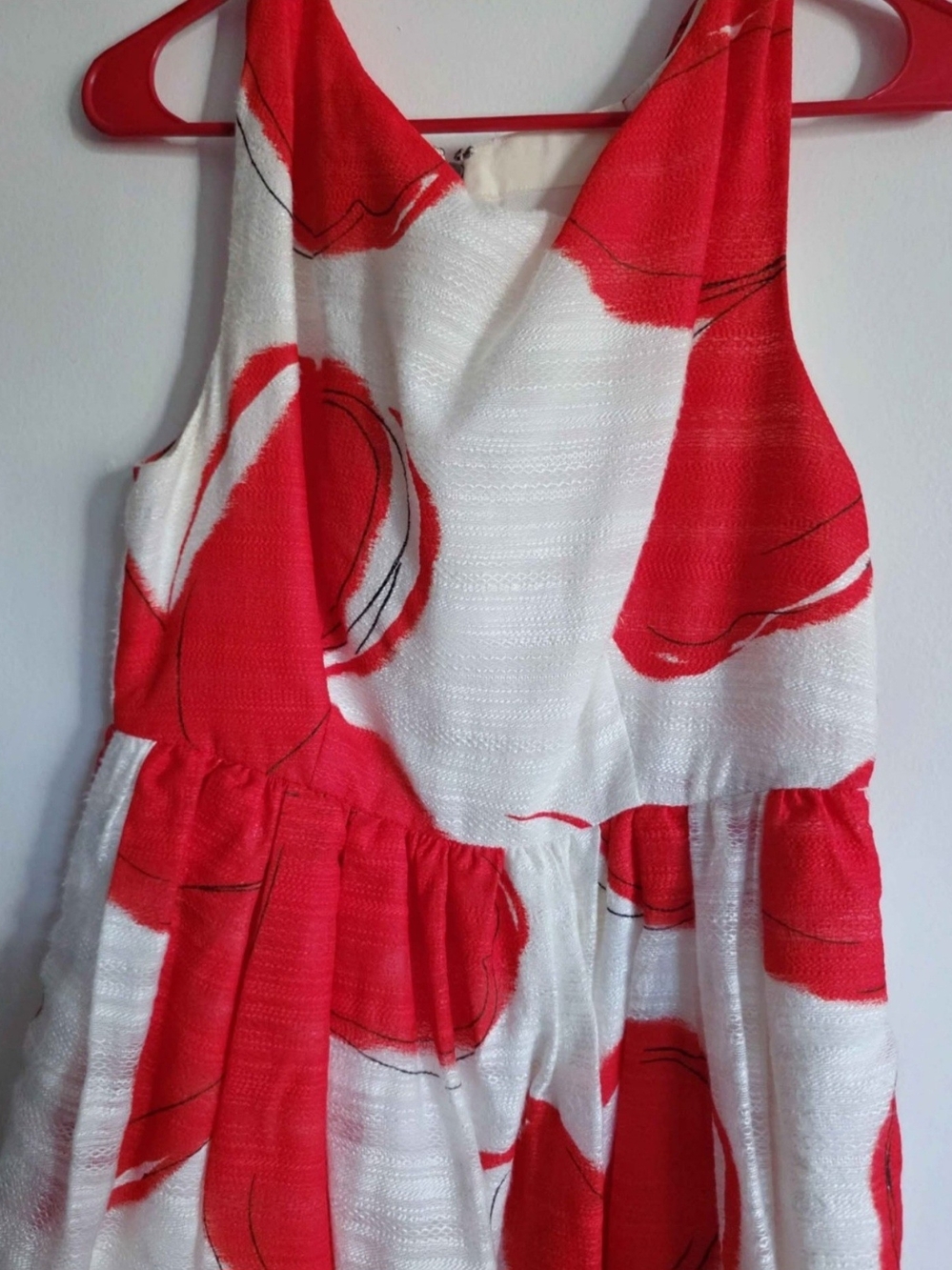 Alice + Olivia White Dress with Bold Red Floral Print - Picture 3 of 5
